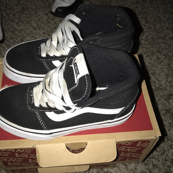 Vans - Picture 2 of 4